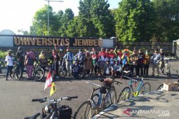 Hari Sepeda Sedunia, akademisi Unej kampanyekan "bike to work"
