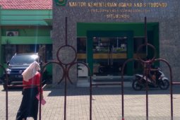 Dua kali gagal diberangkatkan, belasan calon haji Situbondo tarik uang pelunasan