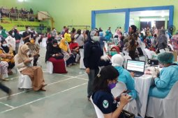 Seribu tenaga pendidik di Binjai divaksin