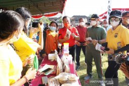 Warga serbu Pasar Gotong Royong Krama Bali di Karangasem