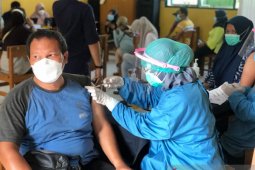 11,3 juta penduduk Indonesia sudah jalani vaksinasi COVID-19