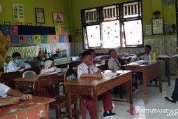 Disdik Sumenep larang guru belum divaksin mengajar secara tatap muka