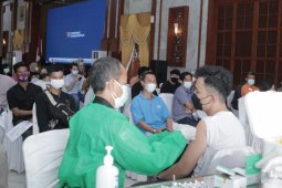 Ratusan pekerja industri kreatif event organizer divaksin