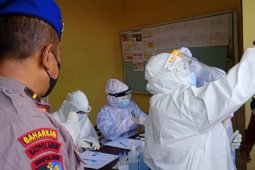 Tes usap antigen massal Ditpolairud Polda Jatim, empat orang ditemukan positif COVID-19