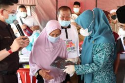 Ketua TP PKK Tanjab Barat ajak masyarakat sukseskan pekan vaksin lansia