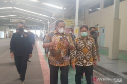Menkes Budi Gunadi apresiasi proses produksi PT PHC Indonesia