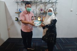 Cegah penyebaran COVID-19, AP II Bandara Sultan Iskandar Muda salurkan bantuan Lansia