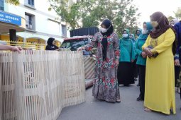 PKK Kalsel bagikan seribu masker di HSU