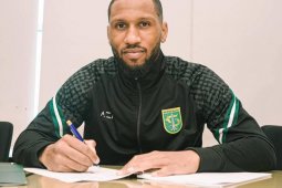 Pemain eks Leicester City Alie Sesay gabung ke Persebaya