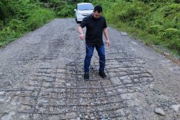 Legislator minta jalan Gunung Panteu segera diperbaiki