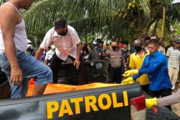 Penemuan mayat laki-laki mengapung terbawa arus sungai di Pontianak