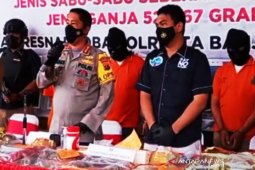 Tiga pelaku peredaran gelap sabu-sabu seberat 135,02 kilogram terancam hukumam mati