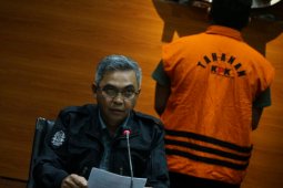 KPK menetapkan empat eks anggota dewan tersangka kasus "ketok palu"