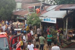 Bangunan berkontruksi kayu terbakar di Indrapuri Aceh Besar