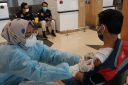 Pengelola Juanda selesaikan vaksinasi COVID-19 bagi komunitas bandara