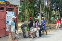 Warga Desa Pasar Rawa Gebang Langkat bersihkan desa