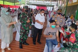 Polres Tapsel adakan vaksinasi massal