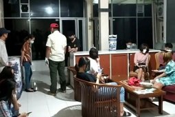 Satpol PP gerebek indekos diduga tempat prostitusi