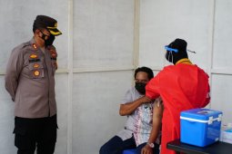 Pemohon SIM di Satlantas Polresta Sidoarjo dapat vaksinasi COVID-19