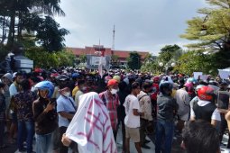Wali kota: Warga Madura tidak perlu tes COVID-19 masuk Surabaya asal bawa SIKM