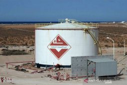 Minyak ditutup lebih tinggi, tapi pasar waspadai Omicron