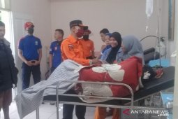 Dua pengendara motor luka akibat tertimpa kabel listrik