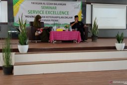 Tingkatkan pelayanan, Yayasan Al-Izzah Balangan gelar seminar service excellence