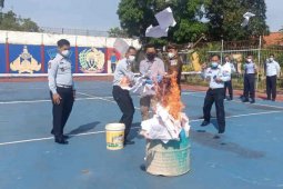 Barang sitaan milik narapidana Lapas Indramayu dimusnahkan