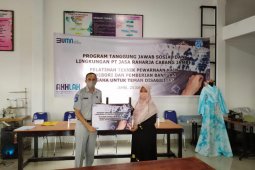 Jasa Raharja Jambi fasilitasi pelatihan pewarnaan kain dan serahkan bantuan untuk teman disabilitas