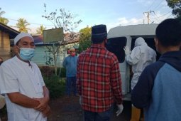 Pagi ini, seorang warga Lingkungan V Pasar Pargarutan yang di isolasi meninggal dunia