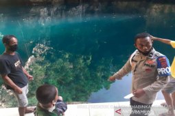 Seorang pengunjung tewas setelah berenang di wisata Danau Biru
