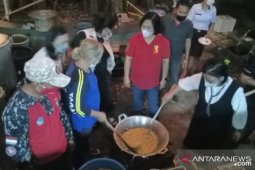 PKK Kota Bitung bantu bahan pangan korban kebakaran Pasar Tua