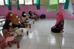 Dinas Sosial Tanah Laut bantu remaja putus sekolah Desa Pulau Sari