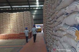 Cadangan beras Bulog Cirebon capai 100 ribu ton