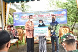 Bank Kalsel bantu perbaikan rumah Nursimah
