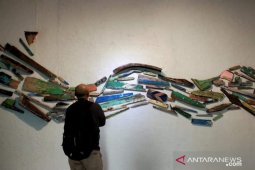 Memamerkan "Wolo Utiye" di "Kota Seni Rupa" Indonesia.