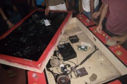 Puluhan warga Tanjung Pura datangi lokasi perjudian tembak ikan, satu dihancurkan
