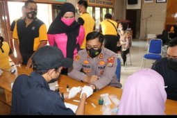 Donor darah HUT Bhayangkara ke 75 di Polres Tebing Tinggi