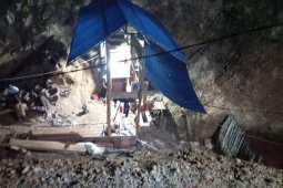 Dua pekerja tambang dilaporkan tertimbun di kedalaman 28 meter