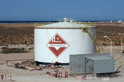 Harga minyak anjlok setelah kenaikan beruntun 3 hari