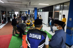 Pemkab Banyuwangi fasilitasi penanganan korban kapal tenggelam di Selat Bali