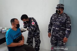 Lanal Saumlaki gelar Serbuan Vaksinasi untuk warga pesisir Maluku, begini penjelasannya