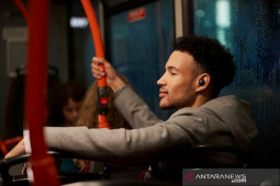 Sony luncurkan wireless headphone WF-1000XM4