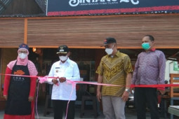 Tiga kuliner lokal di Tigaras proyek percontohan program pembinaan UMKM Japfa