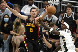 Tanpa bintang, Bucks ungguli Hawks 3-2 dalam final NBA Wilayah Timur