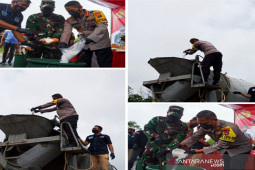 Video - Satresnarkoba Polresta Banjarmasin musnahkan 132,7 Kg sabu dengan mobil mixer