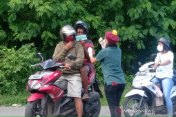 Mahasiswa Saumlaki gelar kampanye bagikan 1.000 masker cegah COVID-19