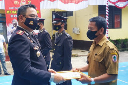 Polisi berikan penghargaan posko terbaik penerapan PPKM di Kapuas Hulu