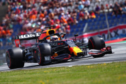 Verstappen raih pole di GP Austria