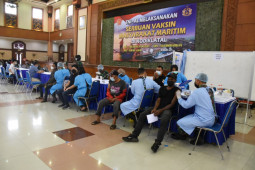 Kodiklatal gelar "Serbuan Vaksin Masyarakat Maritim", targetkan 2.000 orang
